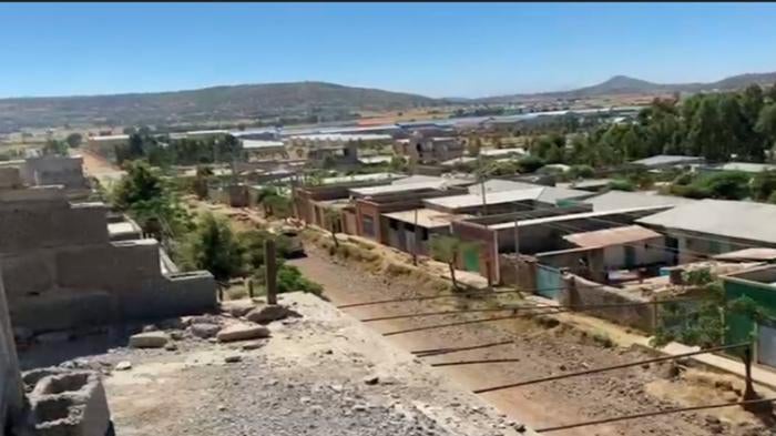 Footage recorded on November 25, 2020 in Axum, Tigray region, appearing to show military trucks and buses moving along the main road through town after the town’s capture by Ethiopian and Eritrean federal forces. A blast sound can distinctly be heard in the clip. 
