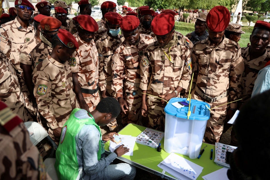 Chadian soldiers wait to cast their votes in the presidential elections, N'djamena, Chad, May 5, 2024. 