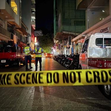 Maldivian police secure area following a blast targeting former President Mohamed Nasheed, Malé, Maldives, May 6, 2021.